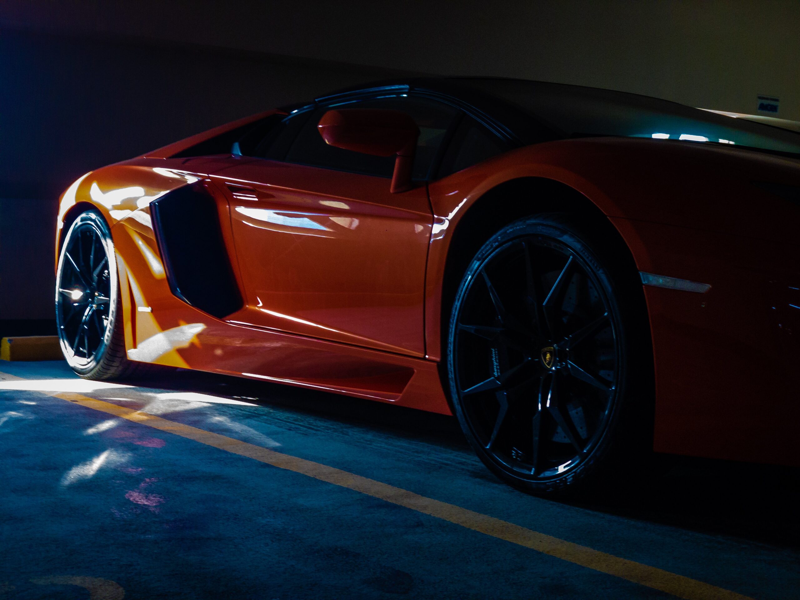 Differences Between Valet Parking and SelfParking
